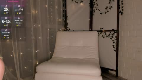 Snapshot of ms_elizabethqueen chatting on February 1, 7:02 pm Elizabeth online show from February 1, 7:02 pm