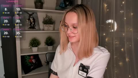 Snapshot of ms_elizabethqueen chatting on February 8, 9:04 pm Elizabeth online show from February 8, 9:04 pm