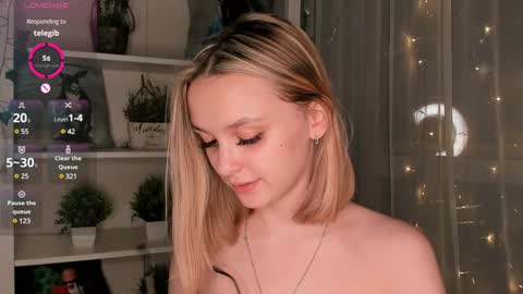 Snapshot of ms_elizabethqueen chatting on January 31, 8:54 pm Elizabeth online show from January 31, 8:54 pm