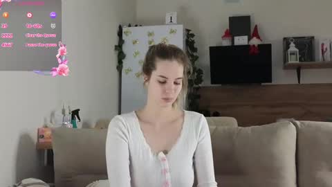 Snapshot of ms_foryou chatting on February 14, 4:04 am Ms ForYOU online show from February 14, 4:04 am