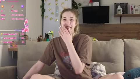 Snapshot of ms_foryou chatting on February 20, 6:24 pm Ms ForYOU online show from February 20, 6:24 pm