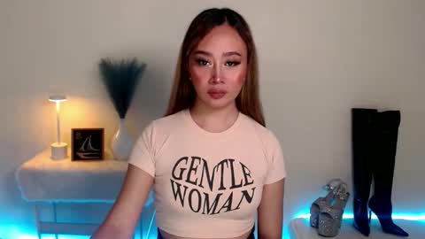 Snapshot of ms_lhaydeebunny chatting on September 25, 5:47 am Evon online show from September 25, 5:47 am