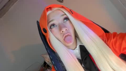 Snapshot of ms_pickless chatting on October 7, 2:35 pm Annabelle online show from October 7, 2:35 pm