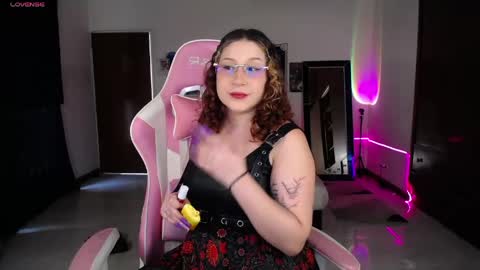 Manuela3 online show from March 21, 7:07 pm