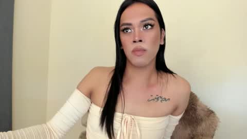 selena online show from January 14, 4:39 pm