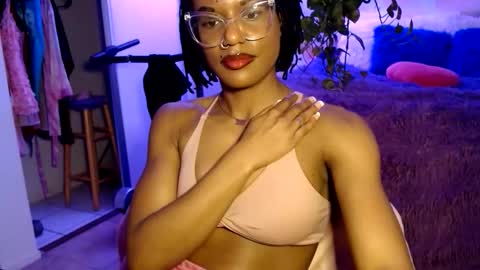 CocoSage online show from February 3, 8:02 pm