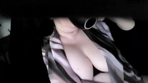 msmomy69 online show from April 8, 12:41 pm