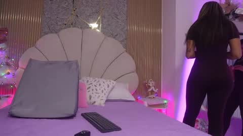 Manuela  online show from December 3, 3:07 am