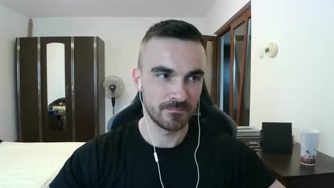 Snapshot of mu5clemania chatting on October 12, 2:31 pm Victor online show from October 12, 2:31 pm