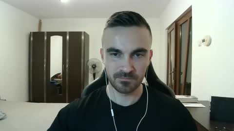 Victor online show from December 14, 8:15 pm