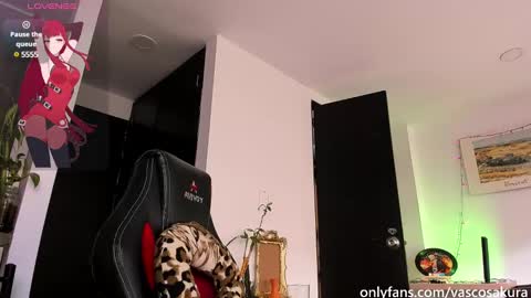 Snapshot of murielkarmesi chatting on February 6, 7:18 pm murielkarmesi online show from February 6, 7:18 pm