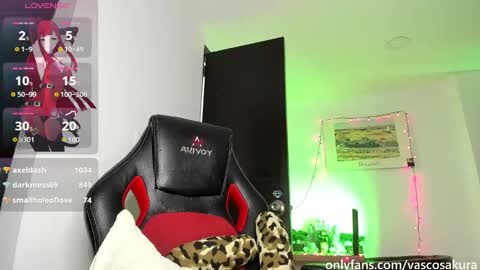 Snapshot of murielkarmesi chatting on February 17, 12:54 am murielkarmesi online show from February 17, 12:54 am