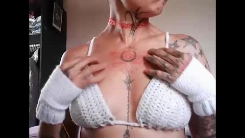 arami online show from October 28, 1:12 pm