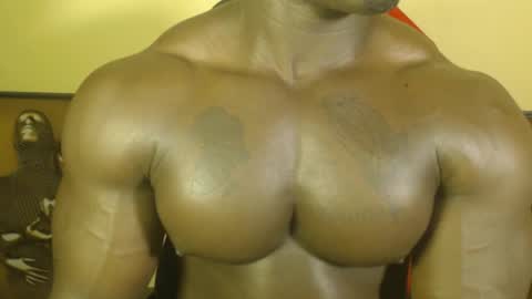 Snapshot of musclegodsammy23 chatting on March 7, 12:37 am musclegod23 online show from March 7, 12:37 am