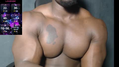 Snapshot of musclegodsammy23 chatting on December 4, 3:53 am musclegod23 online show from December 4, 3:53 am