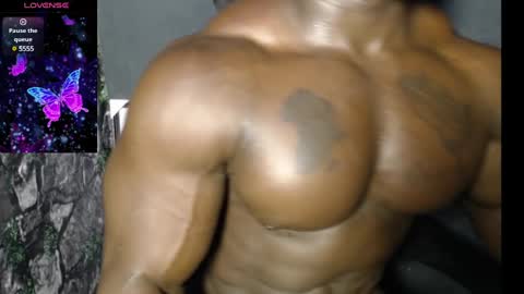 Snapshot of musclegodsammy23 chatting on January 18, 12:57 am musclegod23 online show from January 18, 12:57 am