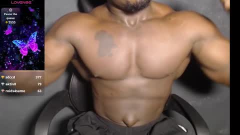 Snapshot of musclegodsammy23 chatting on December 7, 11:51 pm musclegod23 online show from December 7, 11:51 pm