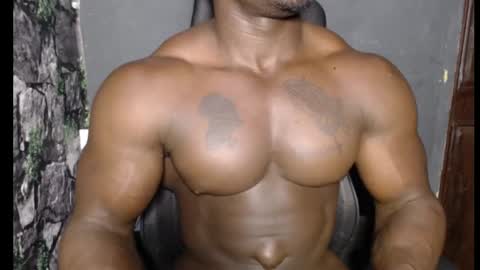 Snapshot of musclegodsammy23 chatting on February 2, 12:19 am musclegod23 online show from February 2, 12:19 am