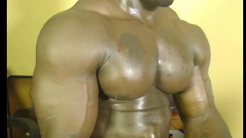 Snapshot of musclegodsammy23 chatting on February 27, 3:08 am musclegod23 online show from February 27, 3:08 am