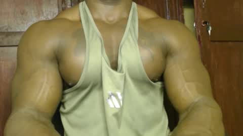 Snapshot of musclegodsammy23 chatting on September 23, 11:04 am musclegod23 online show from September 23, 11:04 am