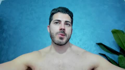 Snapshot of muscularmaster chatting on March 5, 1:10 am muscularmaster onlyfans online show from March 5, 1:10 am