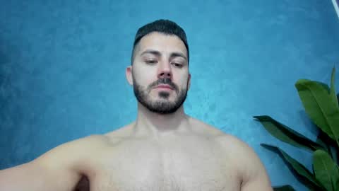 Snapshot of muscularmaster chatting on March 10, 10:18 am muscularmaster onlyfans online show from March 10, 10:18 am