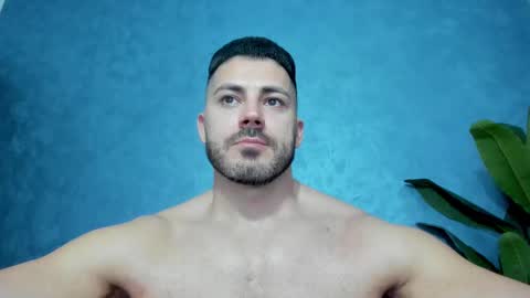 Snapshot of muscularmaster chatting on March 6, 1:05 am muscularmaster onlyfans online show from March 6, 1:05 am