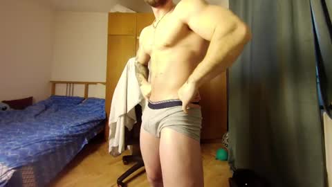 Snapshot of muslejoker chatting on February 12, 9:31 am musle joker online show from February 12, 9:31 am