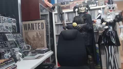 Muziknerd online show from December 7, 4:37 am