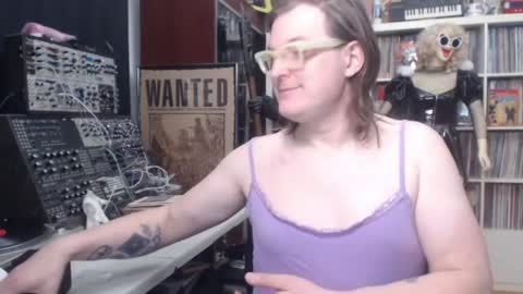 Muziknerd online show from March 22, 7:12 am