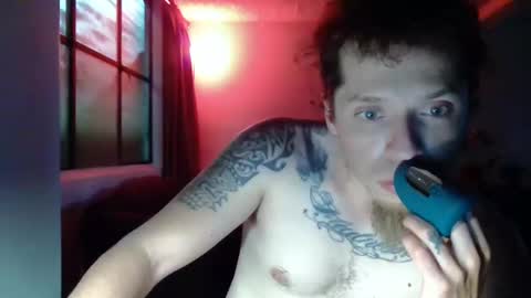 Snapshot of mxdnxss chatting on December 5, 2:37 am Maty online show from December 5, 2:37 am