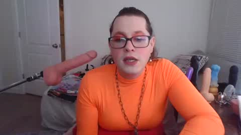 Snapshot of mxsissycharlotte chatting on October 10, 6:14 pm Mx Charlotte online show from October 10, 6:14 pm