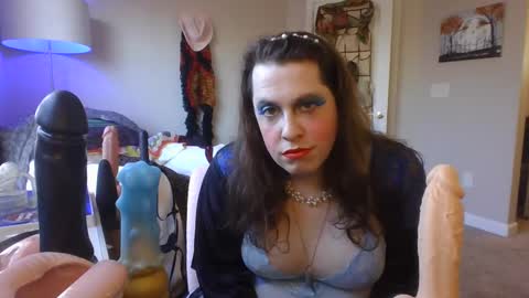 Snapshot of mxsissycharlotte chatting on February 4, 8:17 pm Mx Charlotte online show from February 4, 8:17 pm