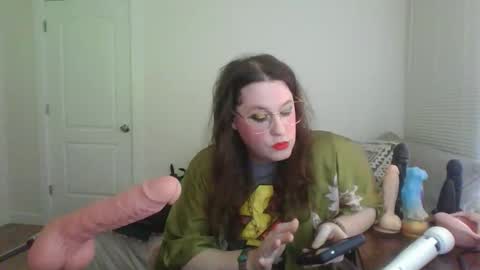 Snapshot of mxsissycharlotte chatting on October 22, 5:47 pm Mx Charlotte online show from October 22, 5:47 pm
