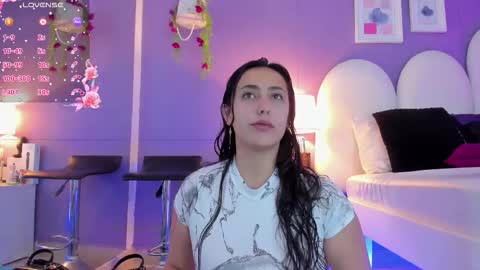 Snapshot of my_aleja_ chatting on October 13, 1:24 pm my_aleja_ online show from October 13, 1:24 pm