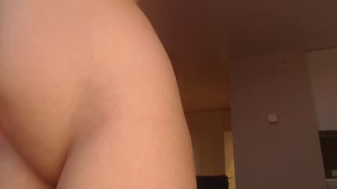 Snapshot of my_hannah chatting on March 6, 3:35 pm Hannah welcome online show from March 6, 3:35 pm