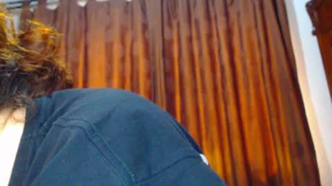     sara      i know you love me xoxox     online show from April 16, 2:28 pm