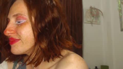     sara      i know you love me xoxox     online show from October 22, 8:28 am