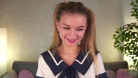 Polly online show from March 4, 1:19 pm