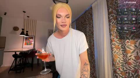 Sandra Muse online show from October 17, 1:26 pm