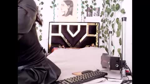 miagosling  NTMU  Dont forget follow me  online show from November 12, 1:46 pm