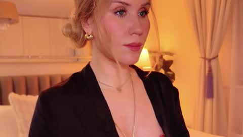 Mya-be Yours P online show from March 13, 9:51 pm