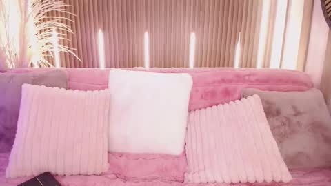 Snapshot of myladreams_ chatting on September 27, 4:21 am Myla online show from September 27, 4:21 am