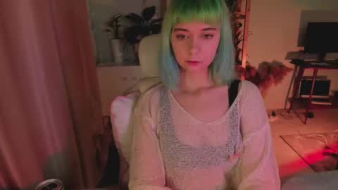 MylaFlores online show from December 21, 5:36 am