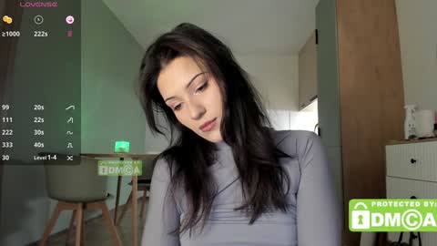 hey its Mel online show from December 5, 9:44 am