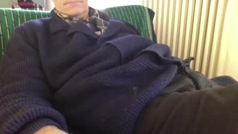 Snapshot of mynakedbeach chatting on March 4, 7:30 am Bi sexy guy lovense hush is on private is open or password show tip if you like. online show from March 4, 7:30 am
