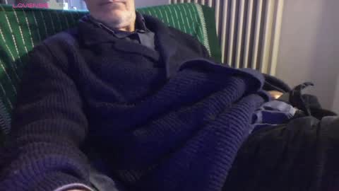 Snapshot of mynakedbeach chatting on March 10, 8:06 am Bi sexy guy lovense hush is on private is open or password show tip if you like. online show from March 10, 8:06 am