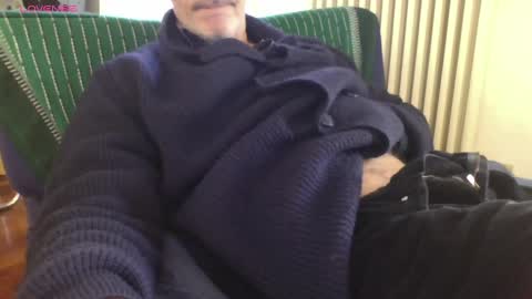 Snapshot of mynakedbeach chatting on March 10, 11:12 am Bi sexy guy lovense hush is on private is open or password show tip if you like. online show from March 10, 11:12 am