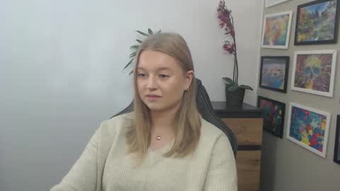 Snapshot of mysteryericax chatting on October 1, 9:30 am Erica online show from October 1, 9:30 am