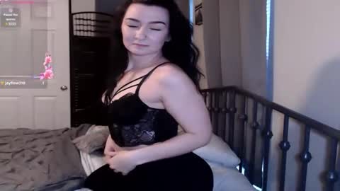 Snapshot of mysticmuse94 chatting on February 5, 1:54 pm MysticMuse online show from February 5, 1:54 pm